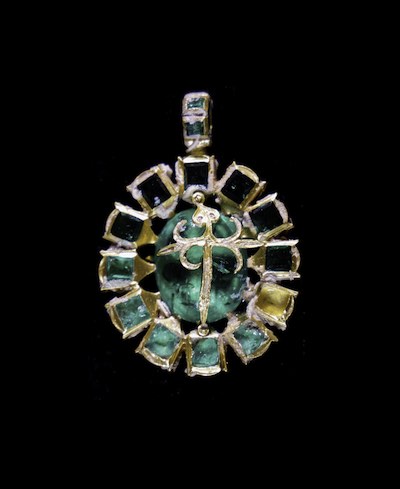spanish shipwreck jewels - emerald pendant